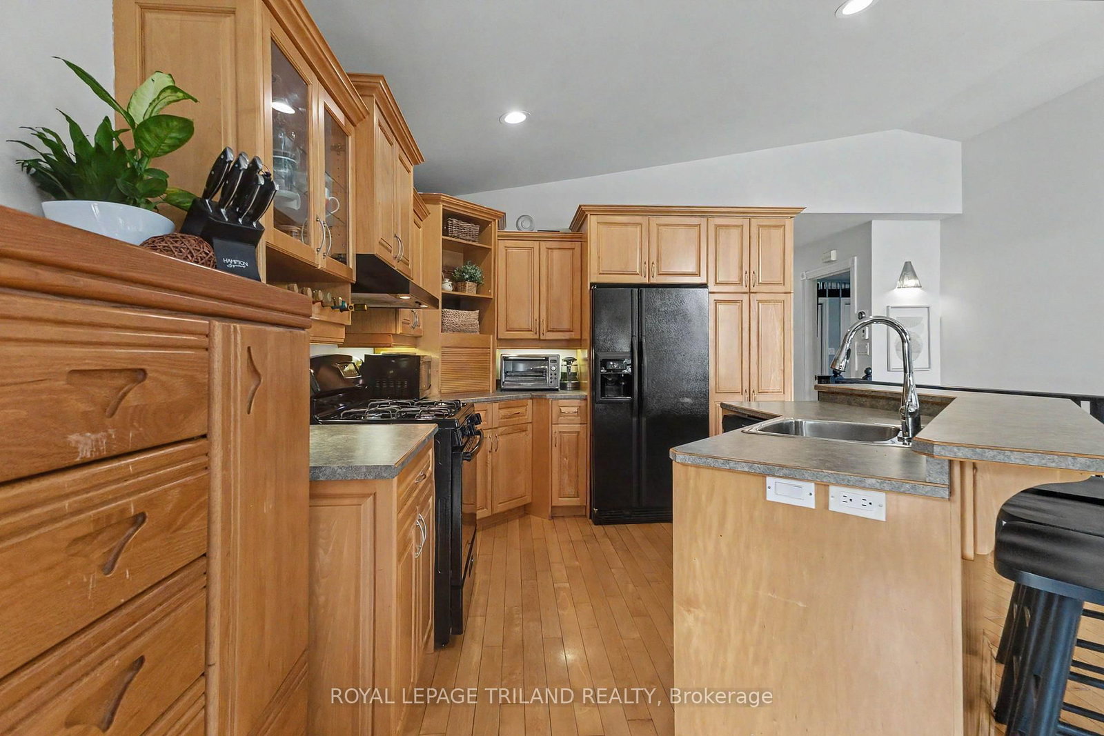 10234 Julie Avenue • Lambton Shores, ON photo 14