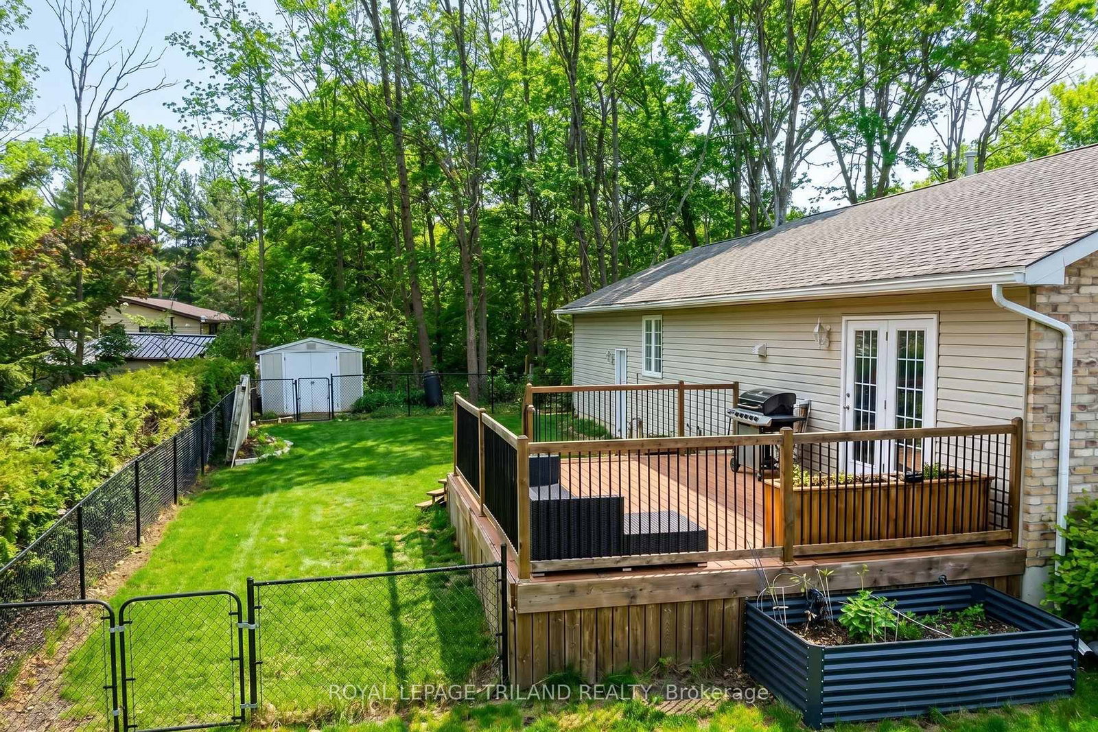 10234 Julie Avenue • Lambton Shores, ON photo 36