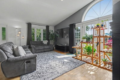 10234 Julie Avenue • Lambton Shores, ON photo 7