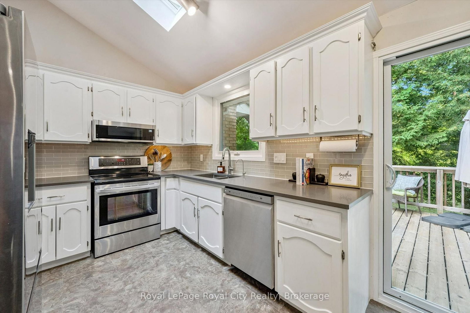 17 Sugarbush Place • Guelph, ON photo 16