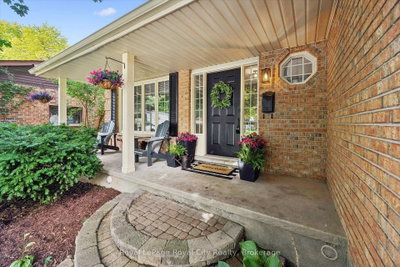 17 Sugarbush Place • Guelph, ON photo 3