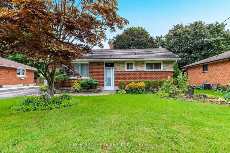 316 WILLOWGROVE Crescent