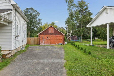 6674 FOURTH LINE Road S • North Gower, ON photo 5