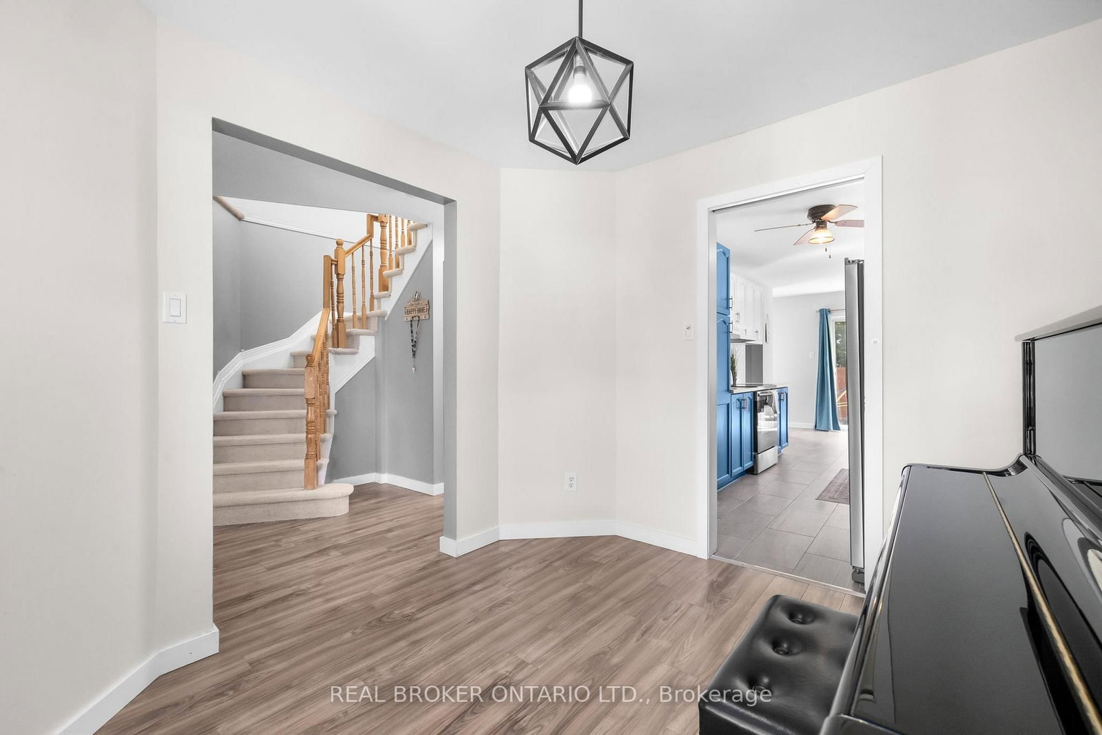 135 Daventry Crescent • Ottawa, ON photo 9
