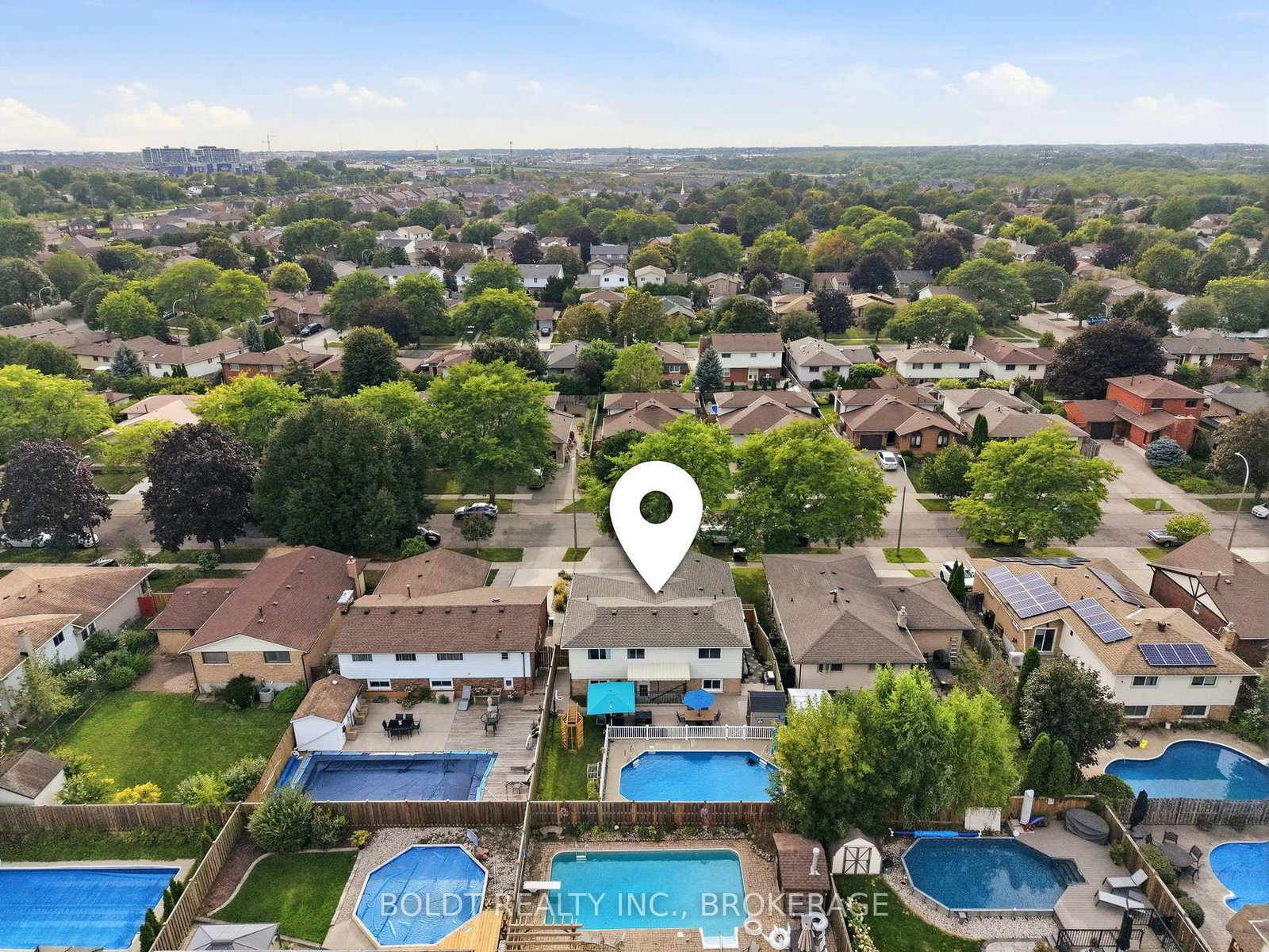 84 Allanbrook Street • Hamilton, ON photo 3