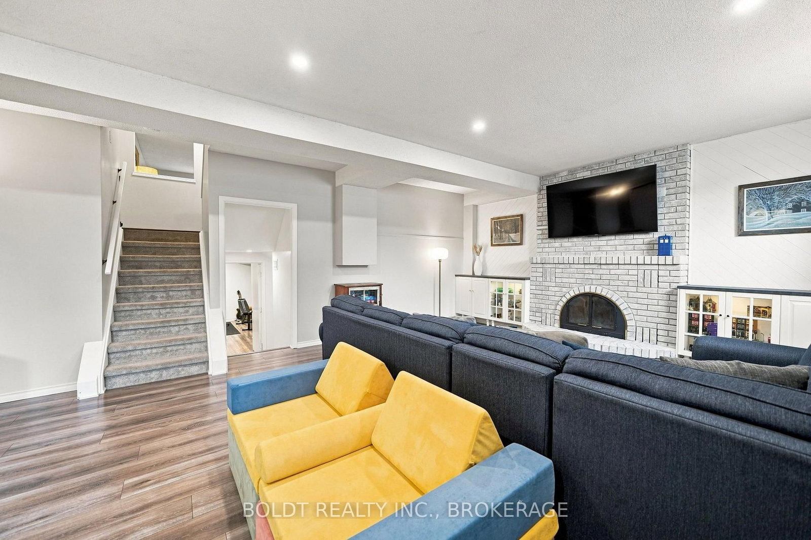 84 Allanbrook Street • Hamilton, ON photo 37
