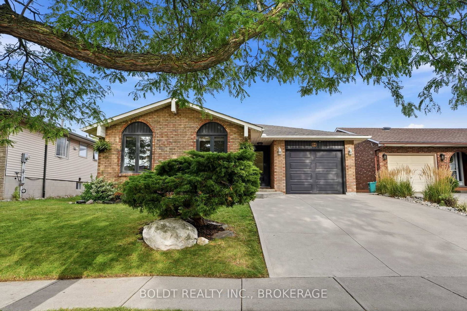 84 Allanbrook Street • Hamilton, ON photo 49
