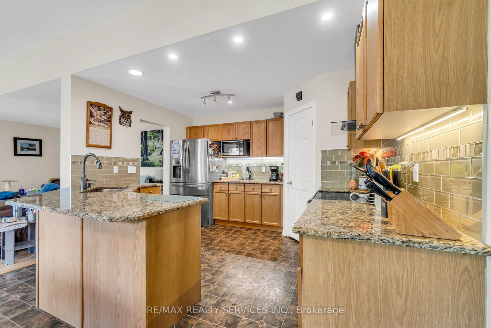752 North Leaksdale Circle • London South, ON photo 14