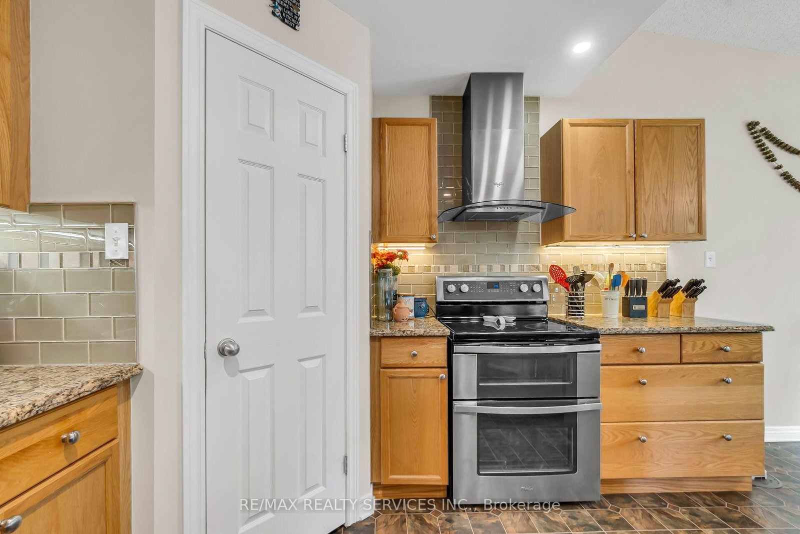 752 North Leaksdale Circle • London South, ON photo 15