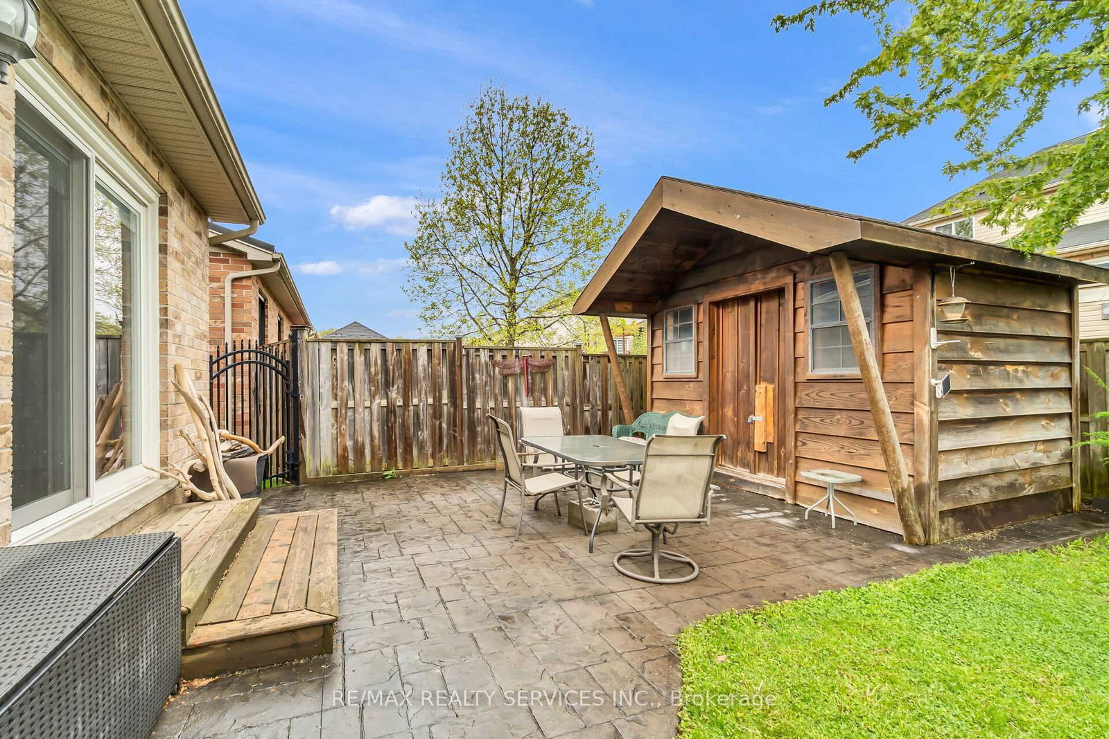 752 North Leaksdale Circle • London South, ON photo 35