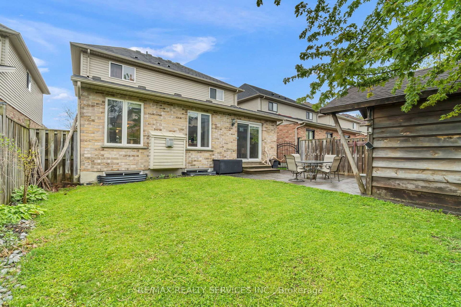 752 North Leaksdale Circle • London South, ON photo 37