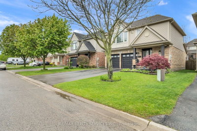 752 North Leaksdale Circle • London South, ON photo 4