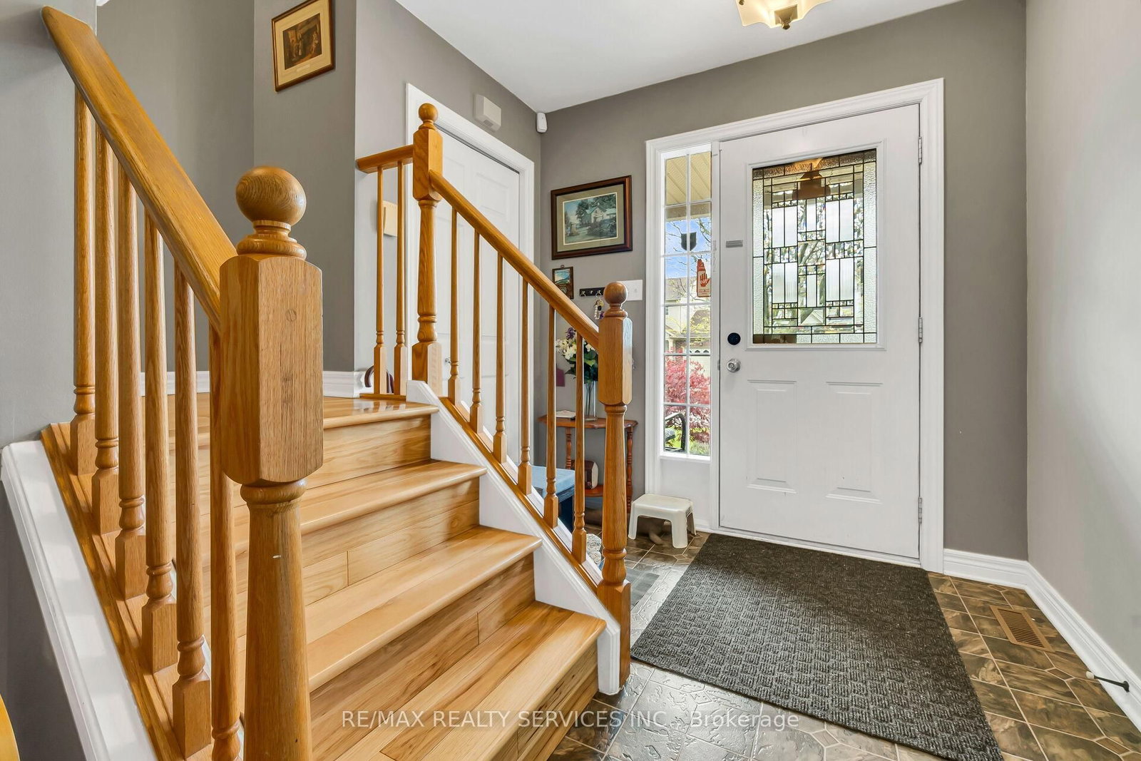 752 North Leaksdale Circle • London South, ON photo 5