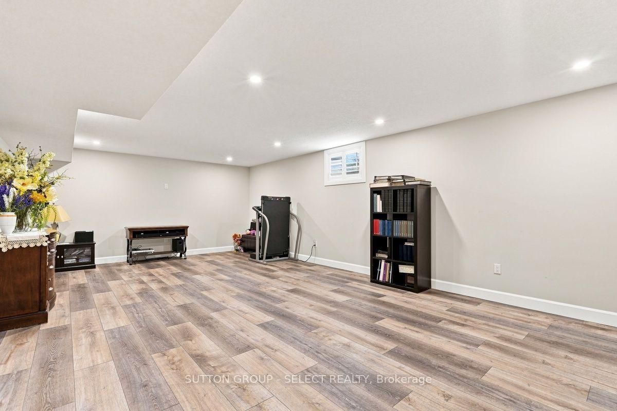 2671 Kettering Place • London South, ON photo 27