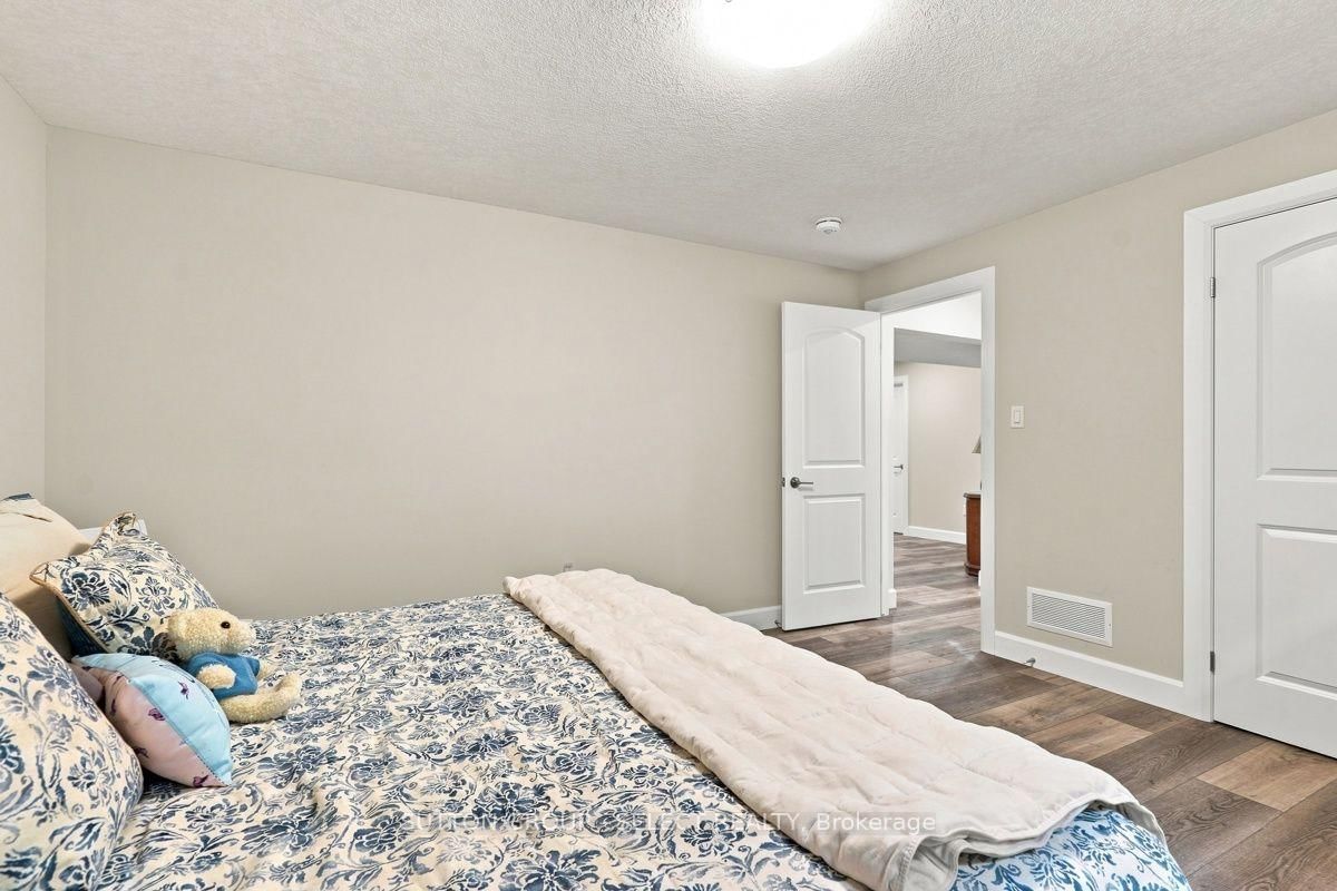 2671 Kettering Place • London South, ON photo 29