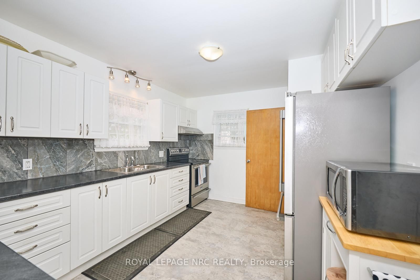 1 Thorndale Avenue • St. Catharines, ON photo 10