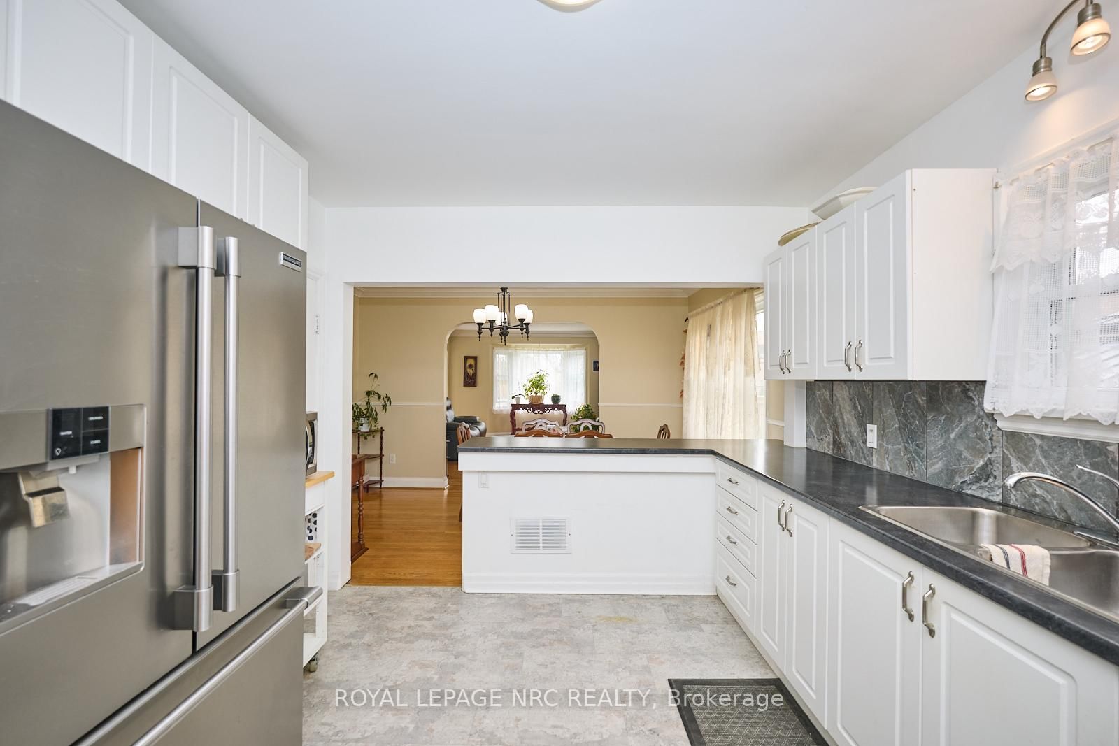 1 Thorndale Avenue • St. Catharines, ON photo 13