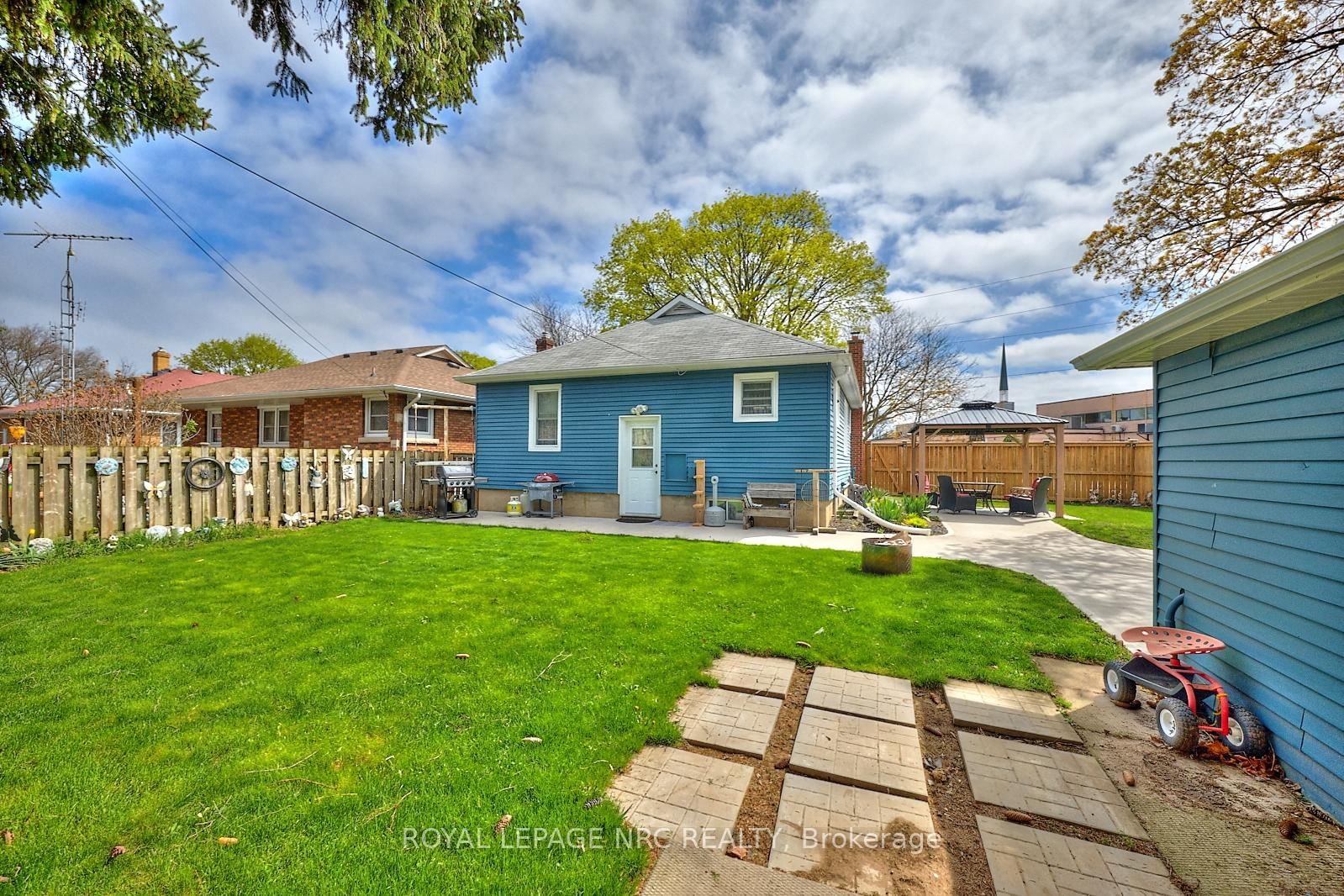 1 Thorndale Avenue • St. Catharines, ON photo 36