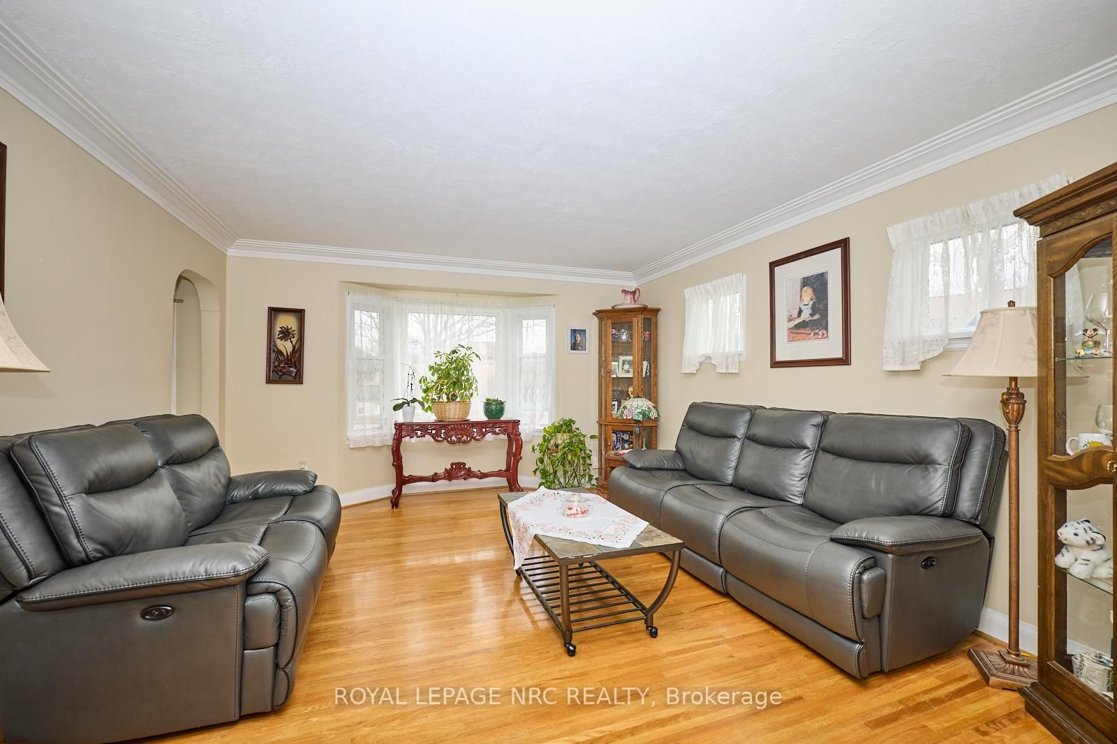 1 Thorndale Avenue • St. Catharines, ON photo 5