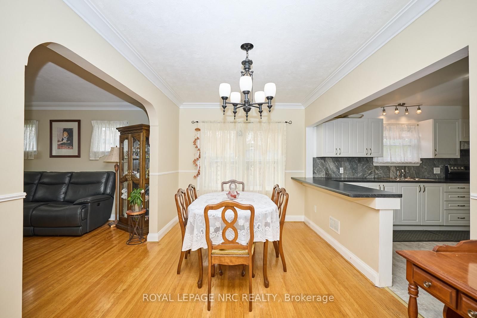 1 Thorndale Avenue • St. Catharines, ON photo 9