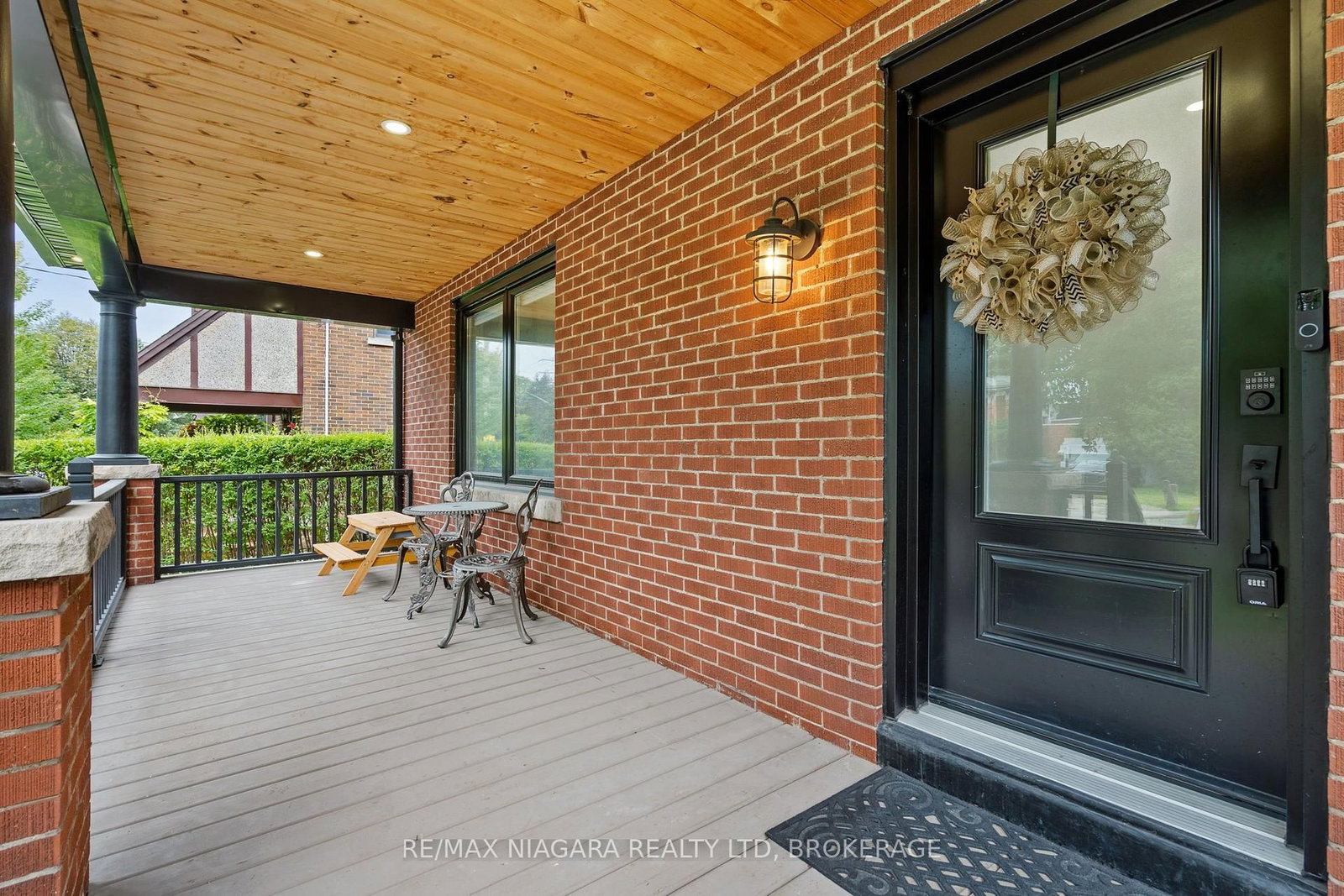 157 Aqueduct Street • Welland, ON photo 4