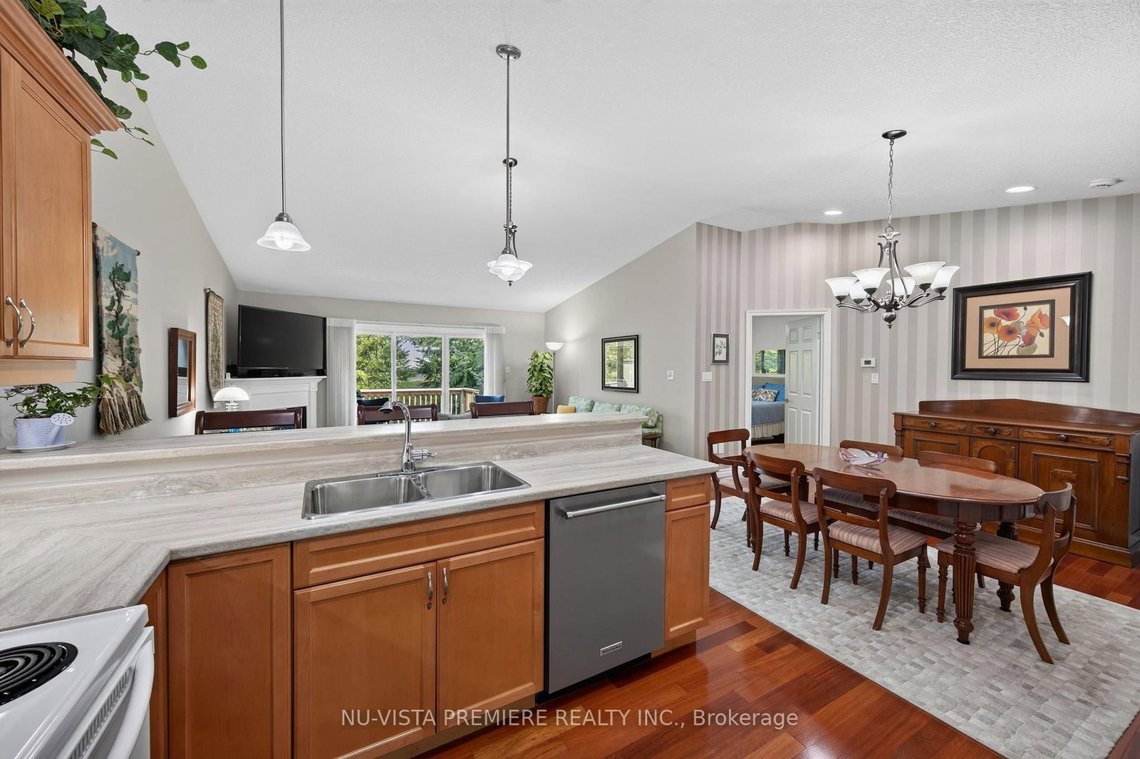572 Thistlewood Drive • #6 • London North, ON photo 15