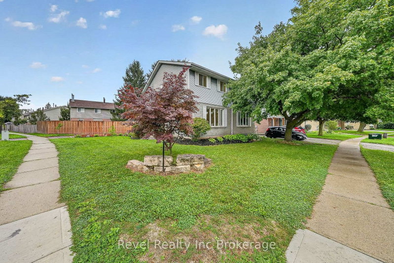 995 Cree Avenue