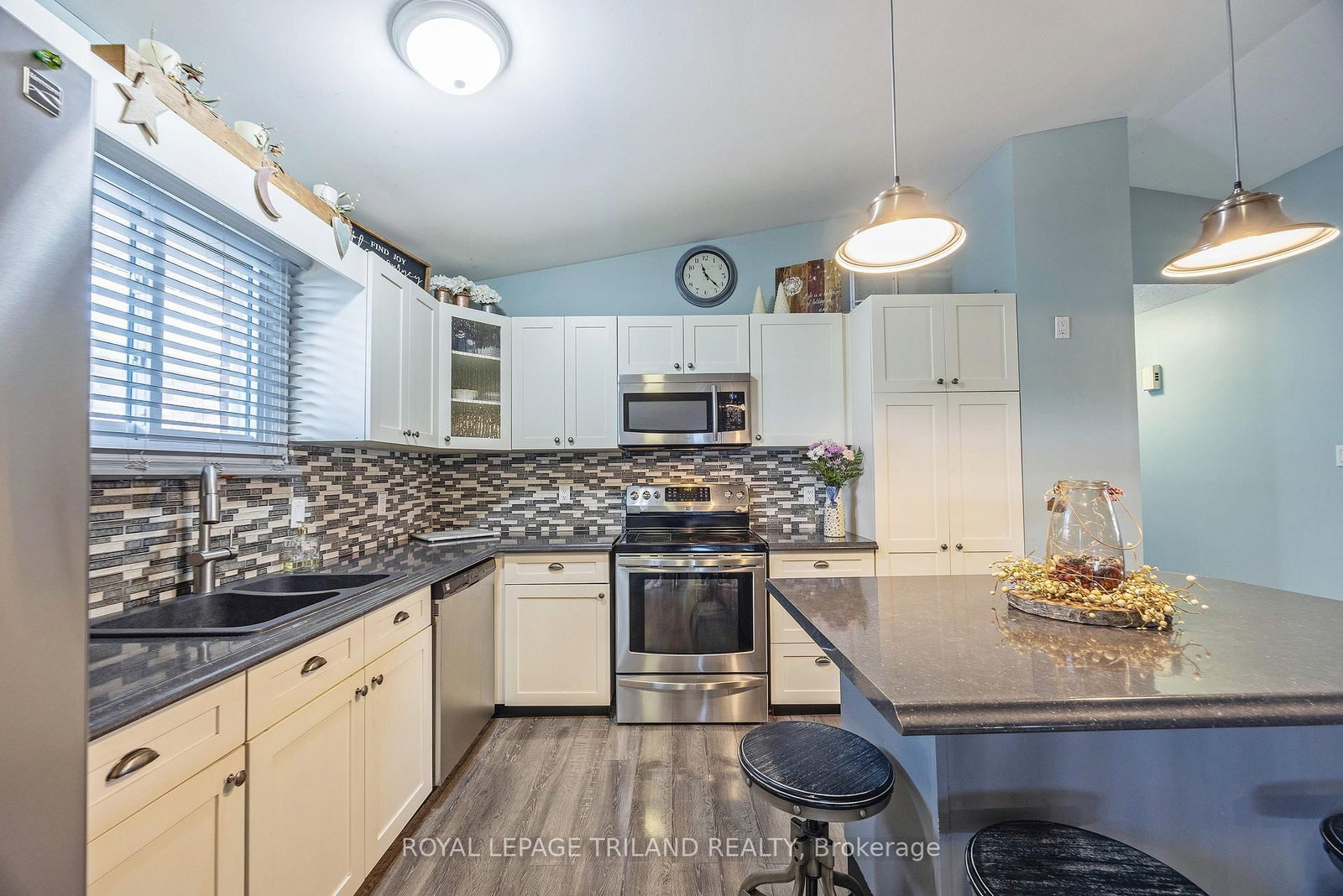 252 Josselyn Drive • London South, ON photo 11