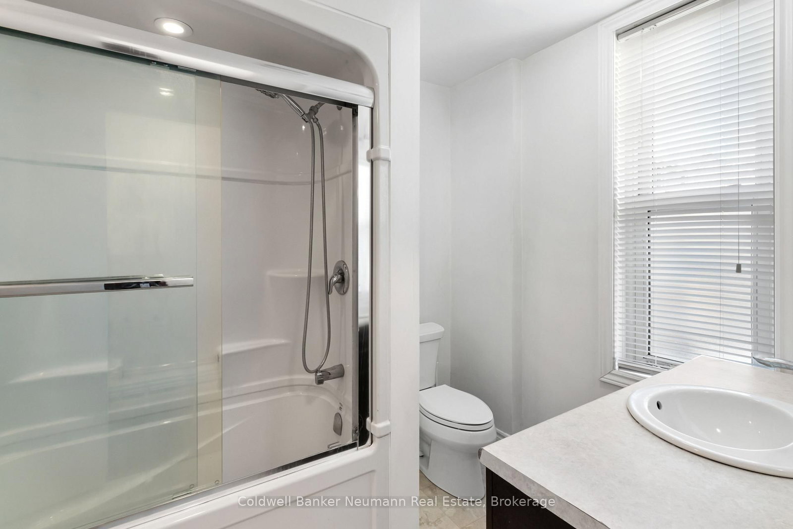 A - 56 YARMOUTH Street, Guelph 5