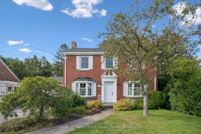 225 Elora Street