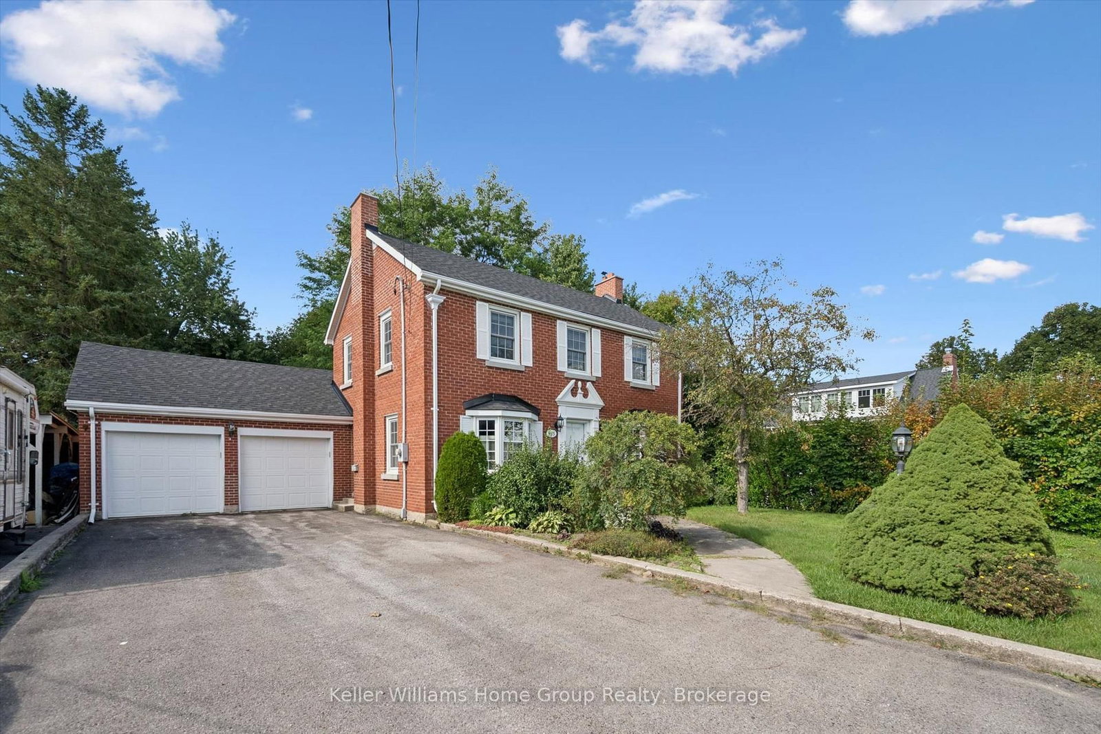 225 Elora Street • Centre Wellington, ON photo 2