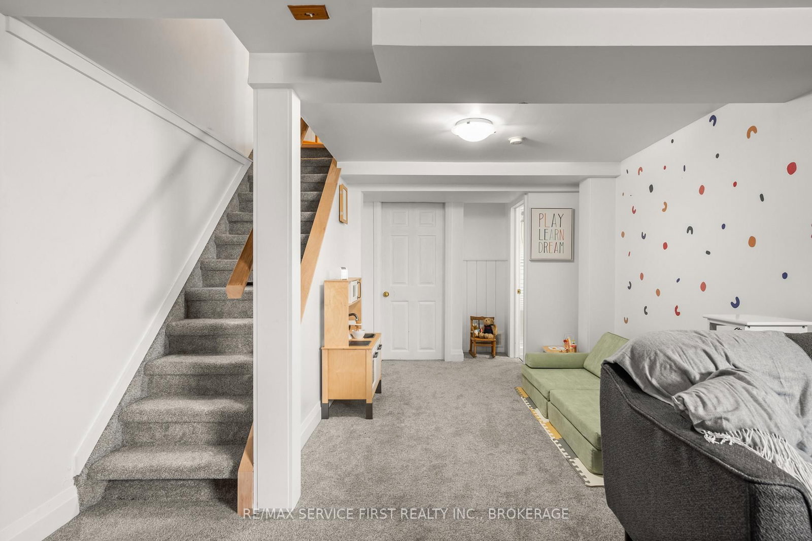 53 MCKEOWN Crescent • Loyalist, ON photo 25