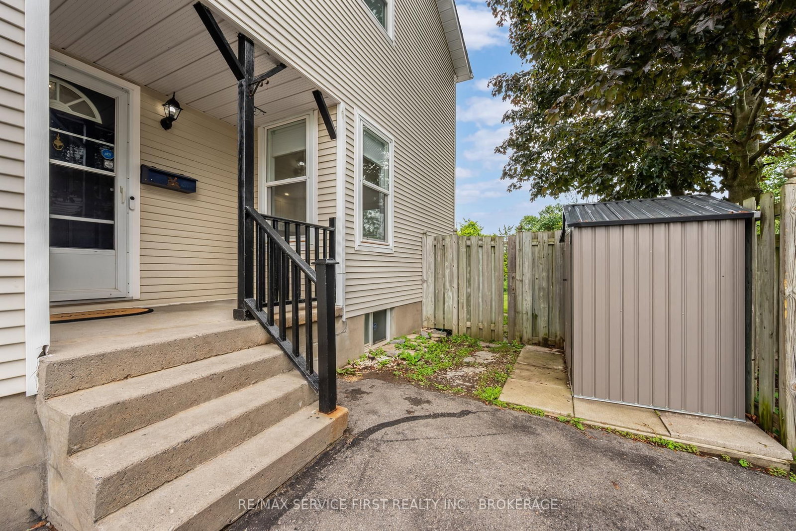 53 MCKEOWN Crescent • Loyalist, ON photo 3
