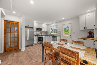 53 MCKEOWN Crescent • Loyalist, ON photo 8