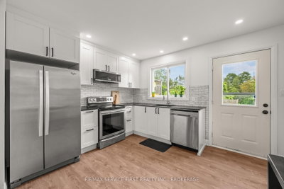 53 MCKEOWN Crescent • Loyalist, ON photo 9