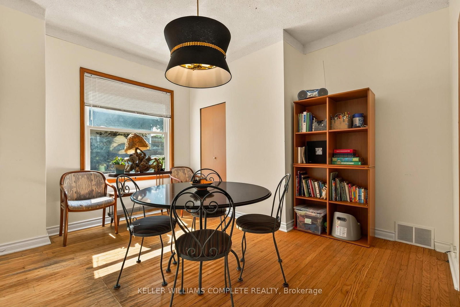 22 Spring Street • Hamilton, ON photo 15