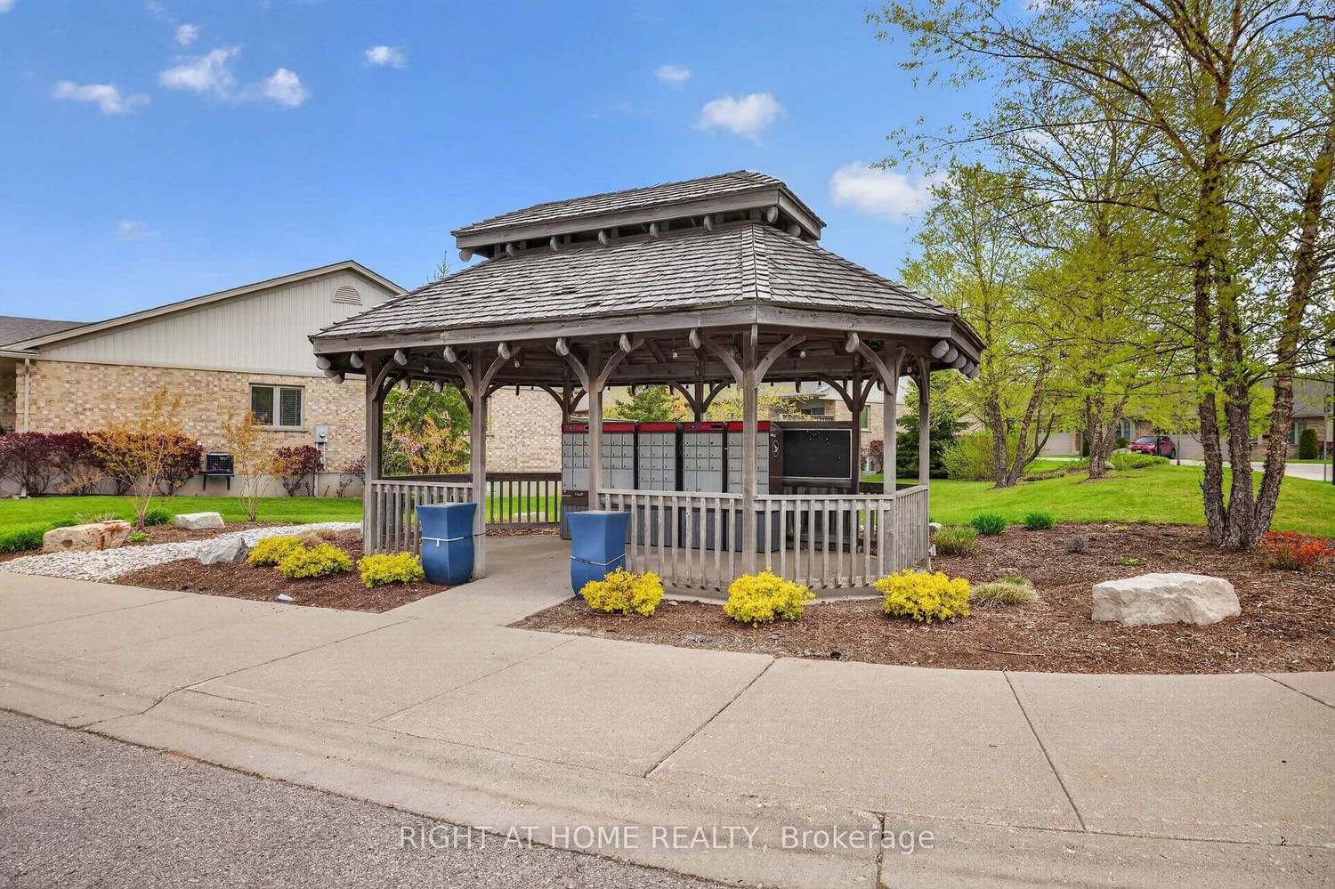 2100 Denview Avenue • #21 • London North, ON photo 40