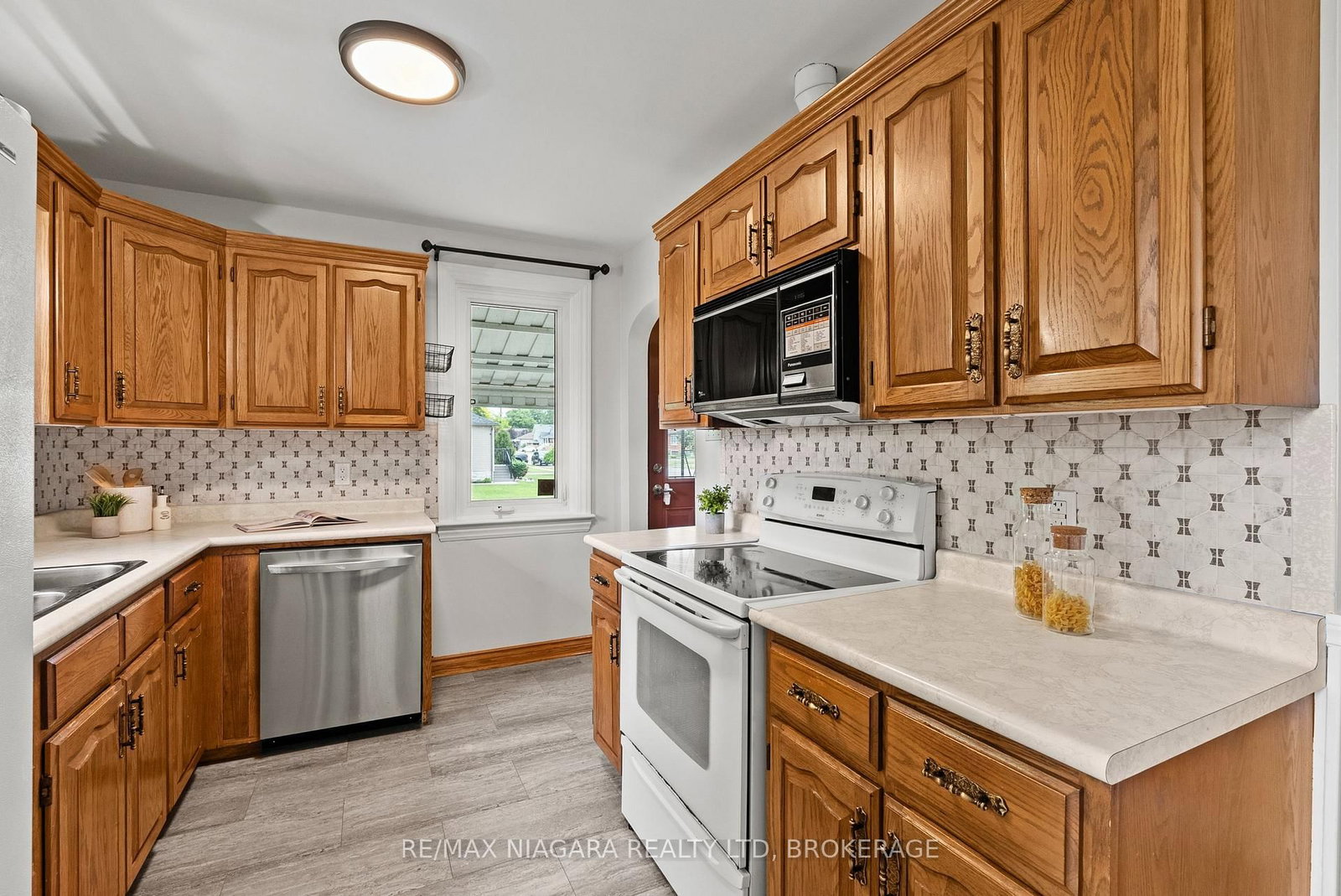 230 Wellington Street • Port Colborne, ON photo 15