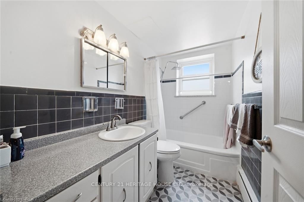 87 St George Street • #508 • Brantford, ON photo 5