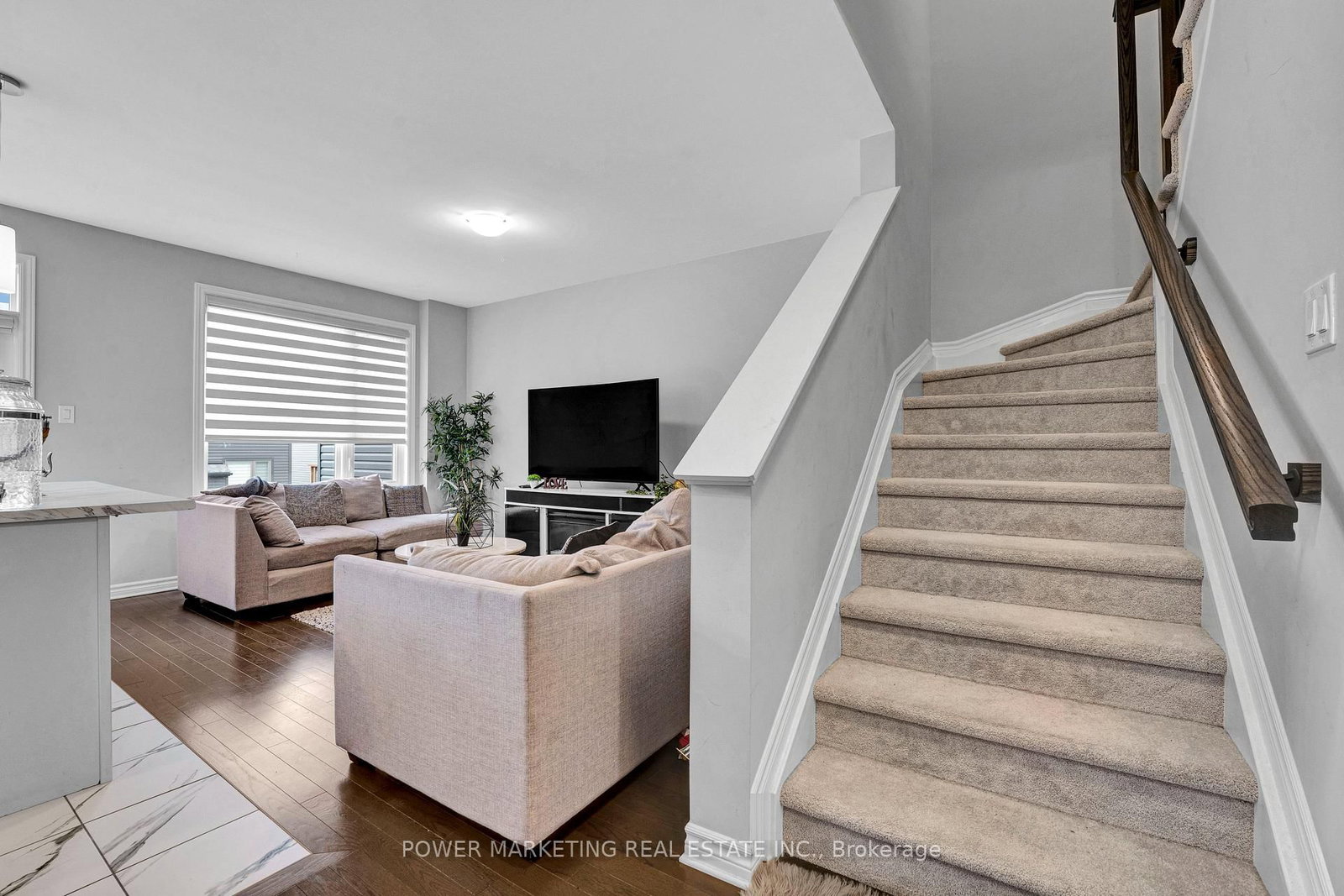 20 Atop Lane • Ottawa, ON photo 16