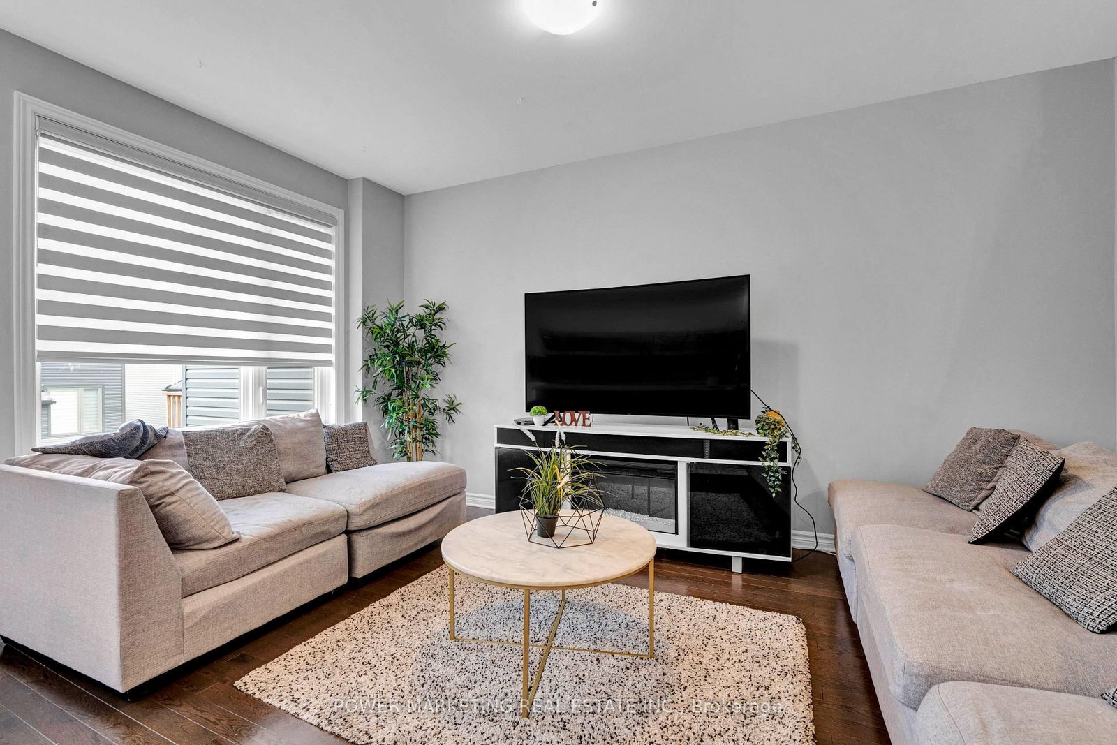 20 Atop Lane • Ottawa, ON photo 17