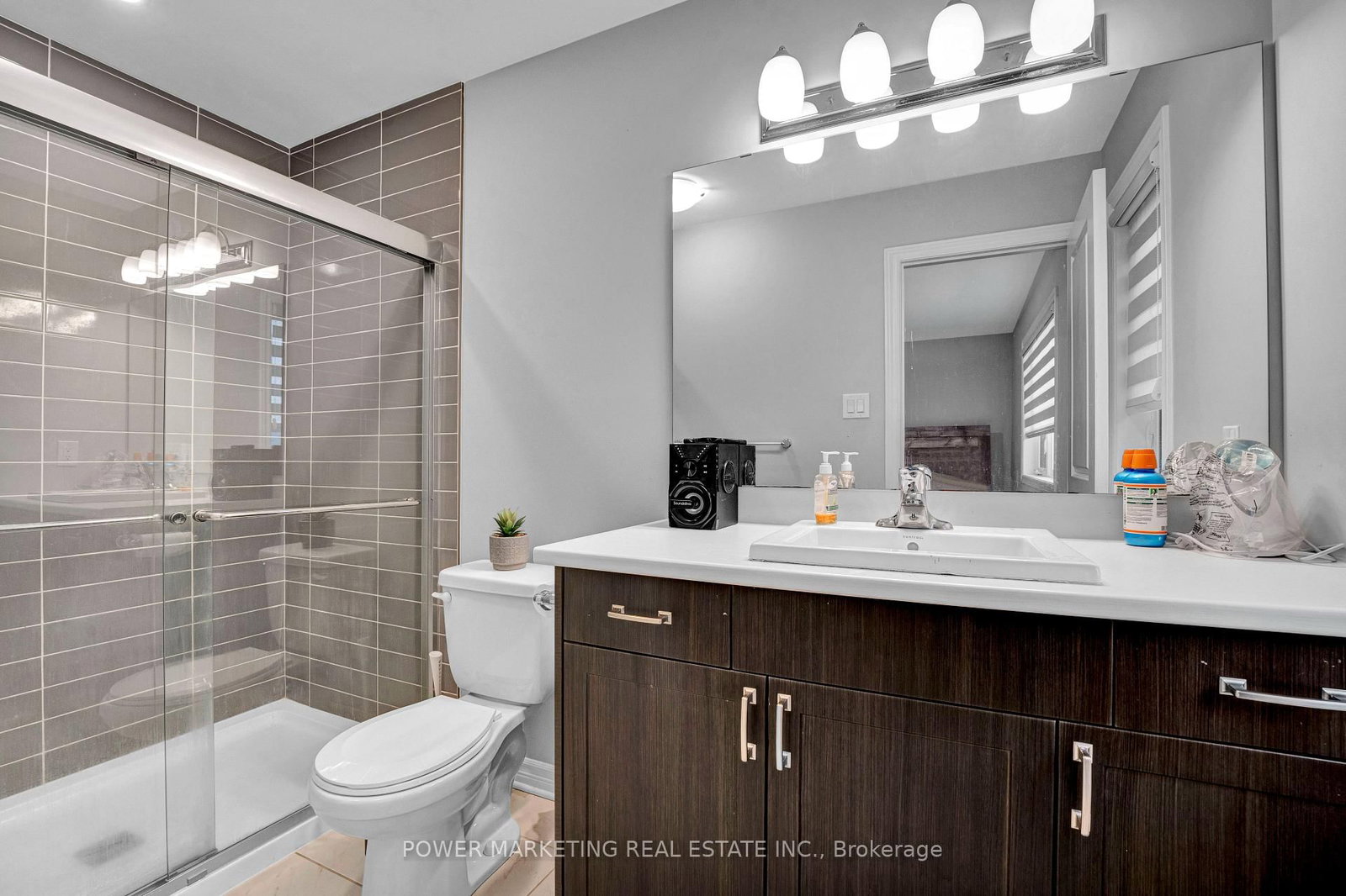 20 Atop Lane • Ottawa, ON photo 26