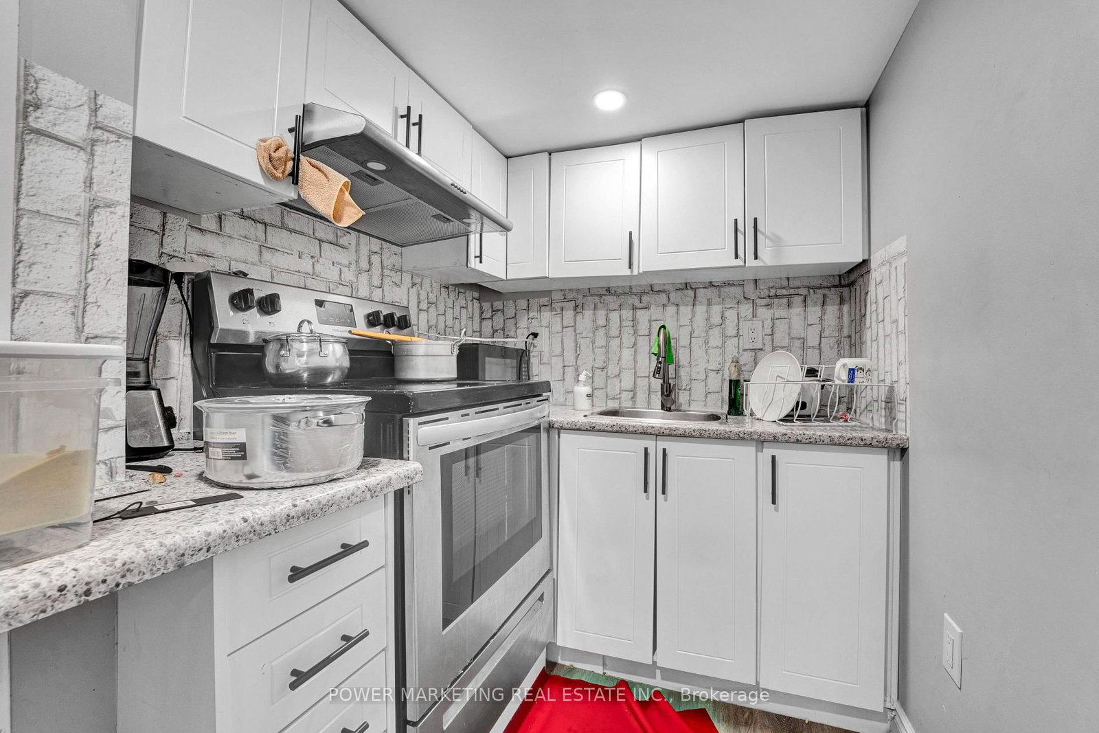 20 Atop Lane • Ottawa, ON photo 35