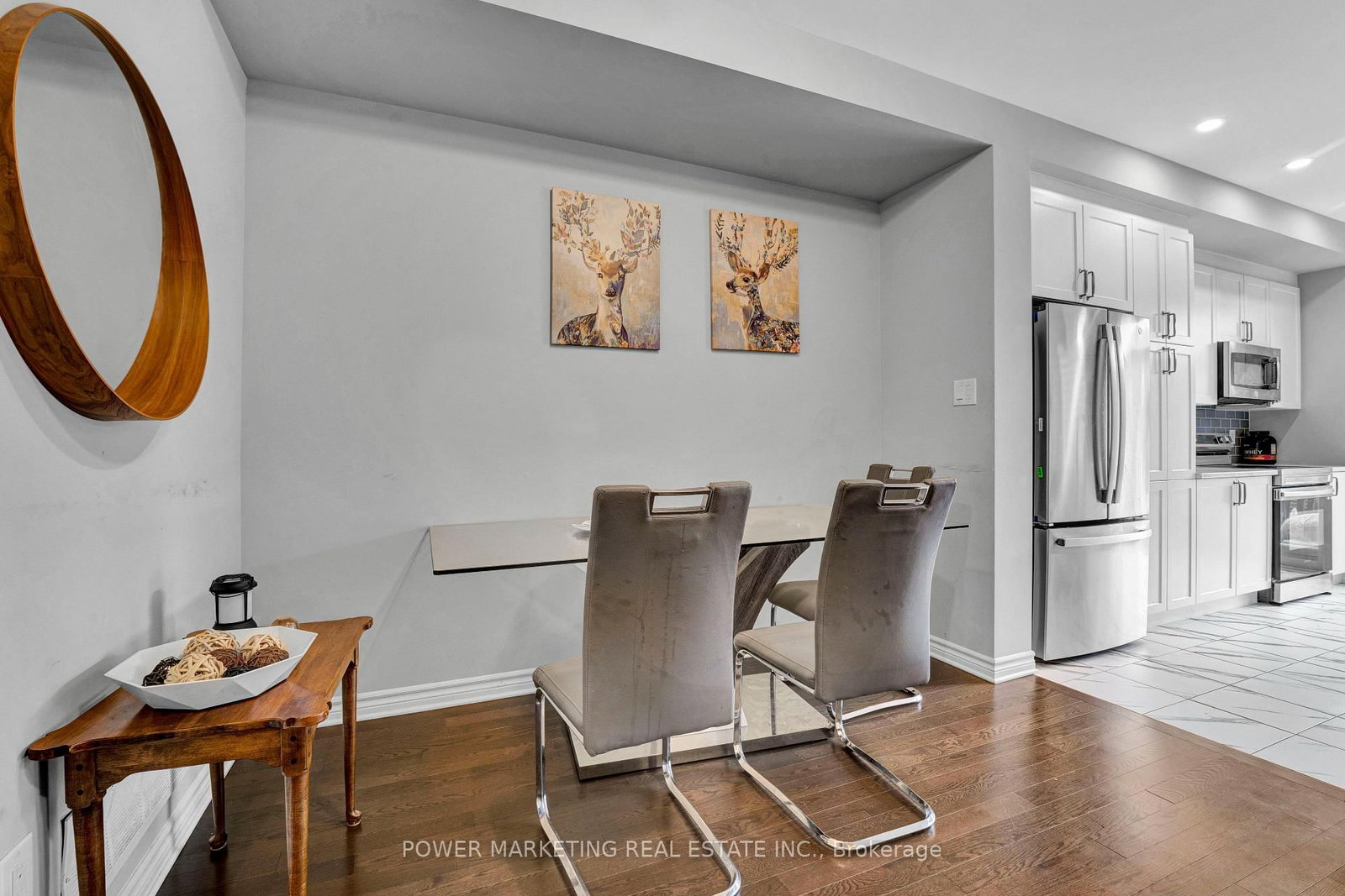 20 Atop Lane • Ottawa, ON photo 6