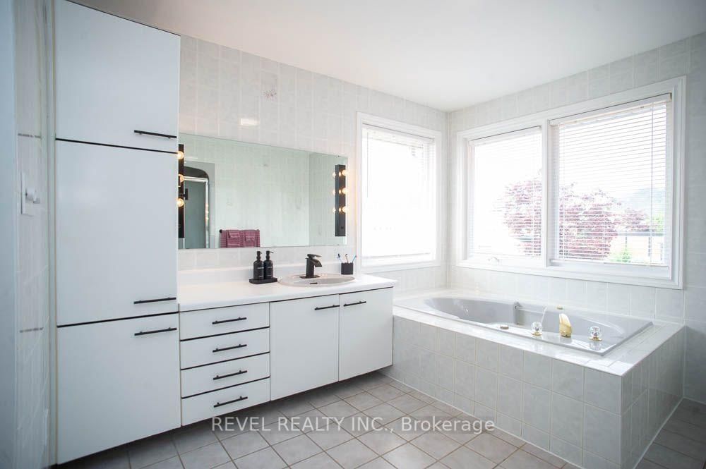 7 Cooper Court • Brantford, ON photo 30