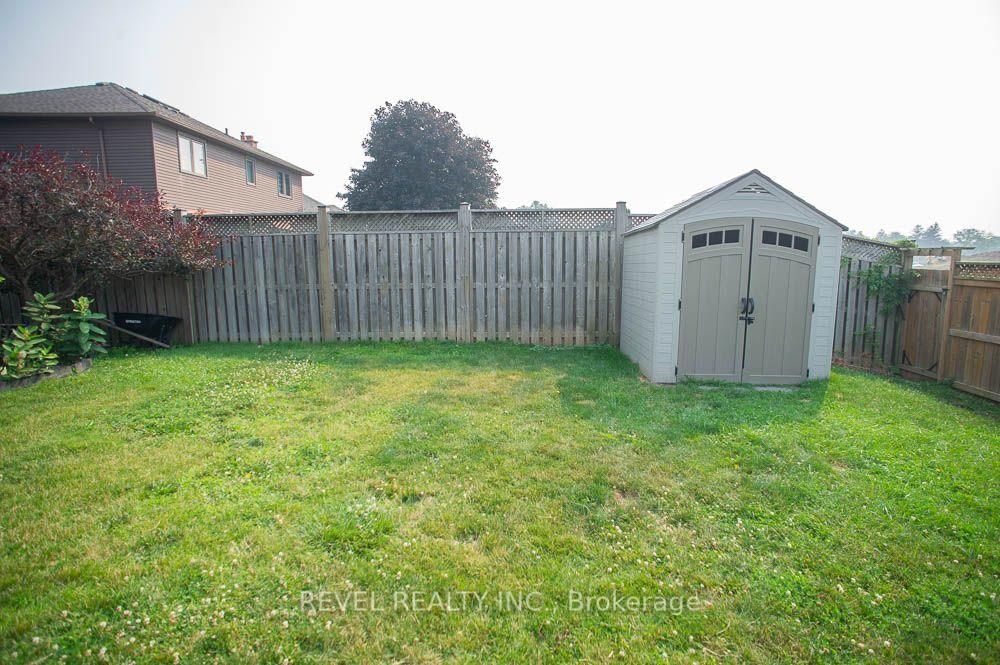7 Cooper Court • Brantford, ON photo 39