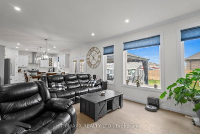 31 Thames Springs Crescent • Zorra, ON photo 7
