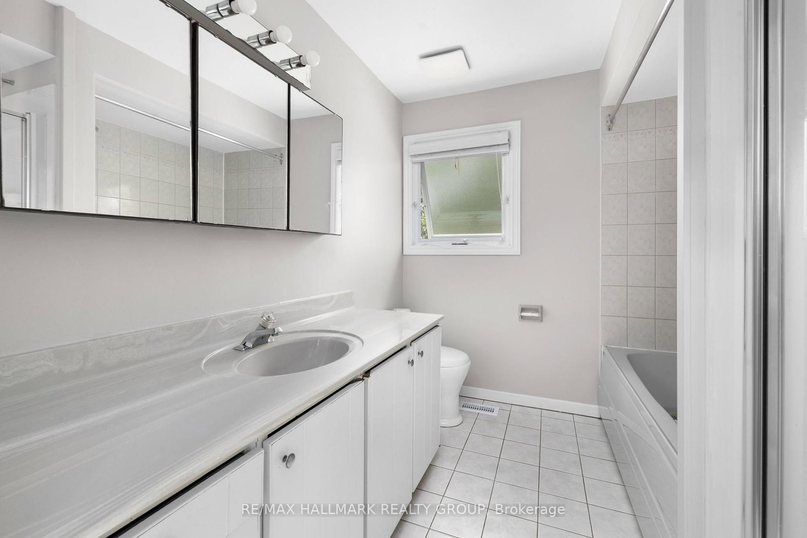 84 Chesterton Drive • Ottawa, ON photo 24