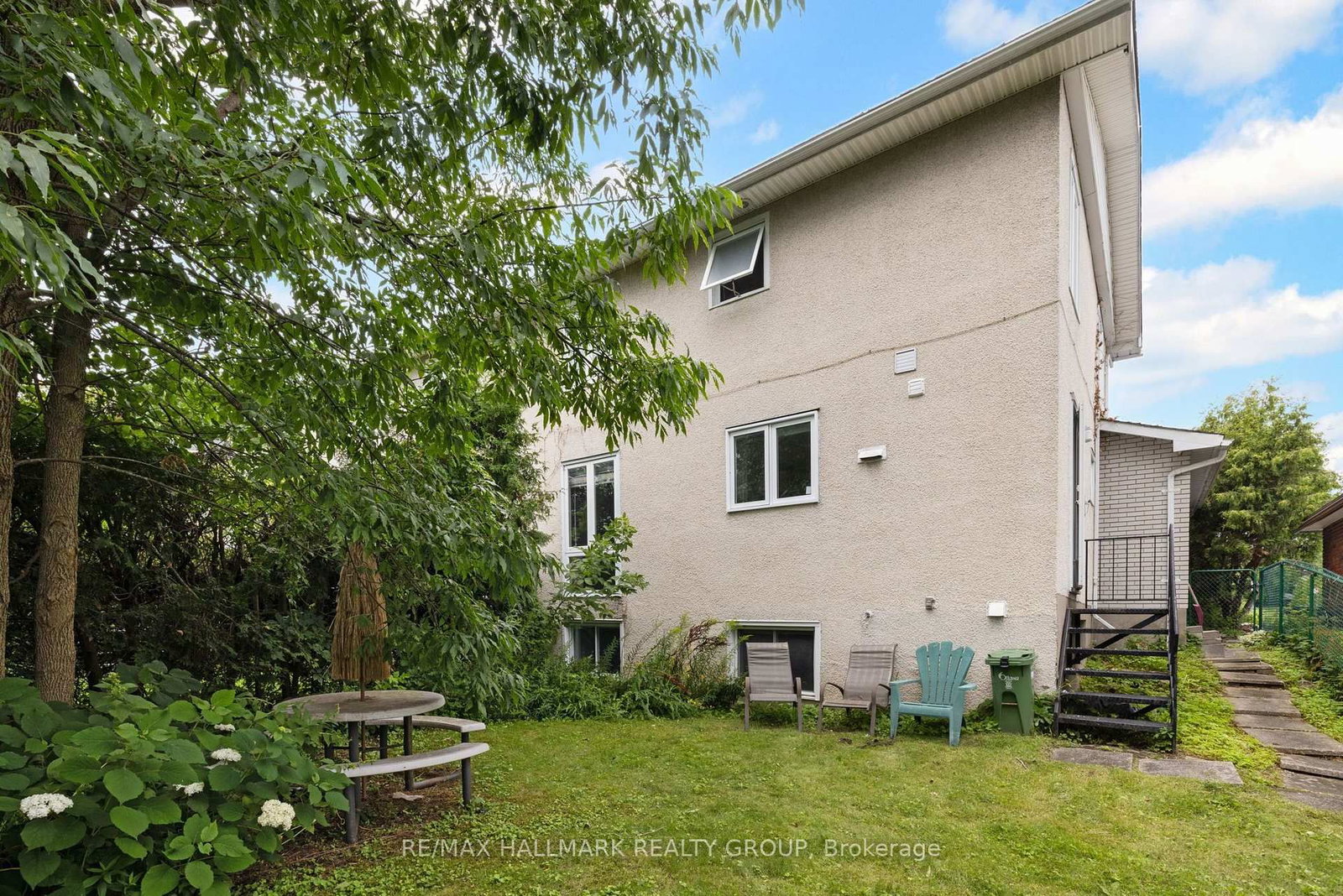 84 Chesterton Drive • Ottawa, ON photo 35