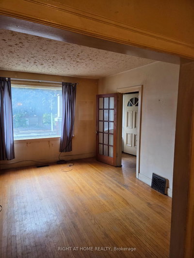 88 Lees Avenue • Ottawa, ON photo 3